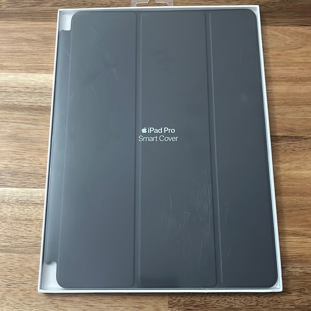 Apple iPad Pro Smart Cover 10.5” Black New!